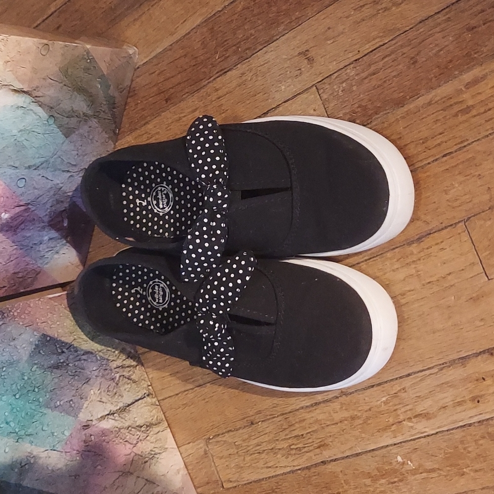 Girls Black slip-ons - Picture 1 of 3